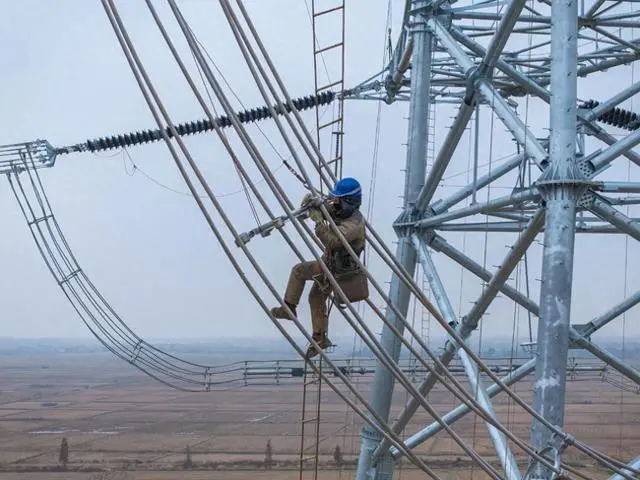 魯陽電力鐵塔角鋼投入武漢-南昌1000千伏特高壓線路工程使用